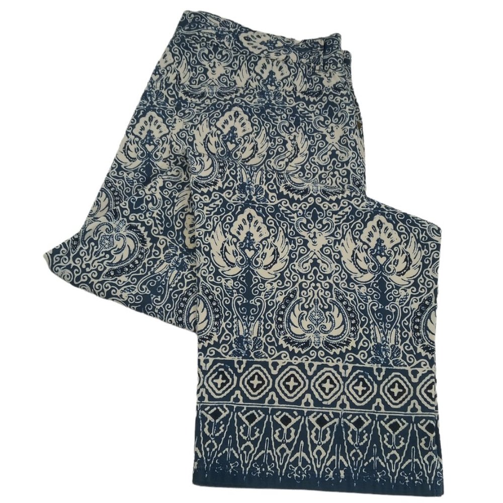 NWOT Lauren Blue & Tan Batik Capri’s w/ Unique Bottom Hem Design Size: 10